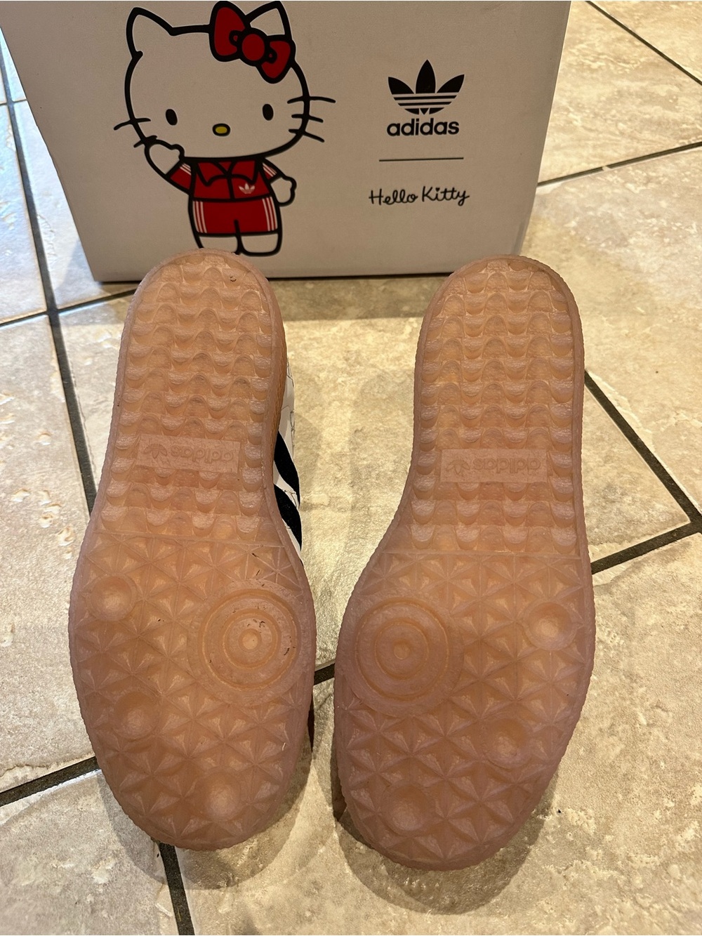 HELLO KITTY ADIDAS Sambae ❤ - Picture 3 of 7